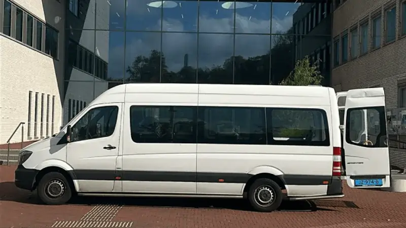 Rolstoelbus voor vervoer vanuit Voorburg